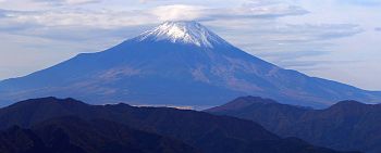 雪がある富士山の眺めだワン!